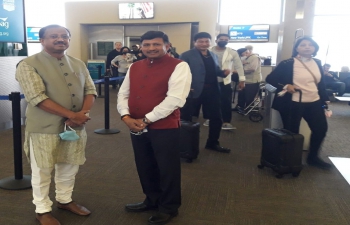 Consul General Dr. T.V. Nagendra Prasad received Hon'ble Minister of State for External Affairs and Parliamentary Affairs Shri V. Muraleedharan on an official visit to Los Angeles. The visit started with a lively interaction with students from India at the University of Southern California, Los Angeles on the campus. Some community leaders and Dean were also present on the occasion. Students appreciated ‘Vande Bharat’ Mission. Minister shared the vision of New India, initiatives like (New) National Education Policy, Productivity Linked Incentive Scheme and discussed how students abroad can contribute and be part of India’s growth story.